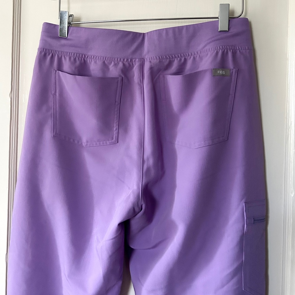 Figs Women's Catarina Top Zamora Jogger Scrub 2 Pc Set Size M Lilac Dawn - Picture 5 of 12
